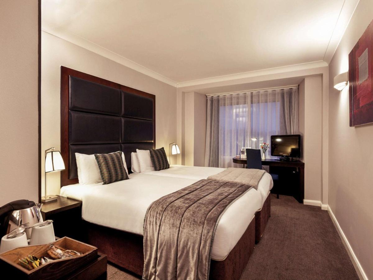 Mercure London Kensington Hotel Exterior photo