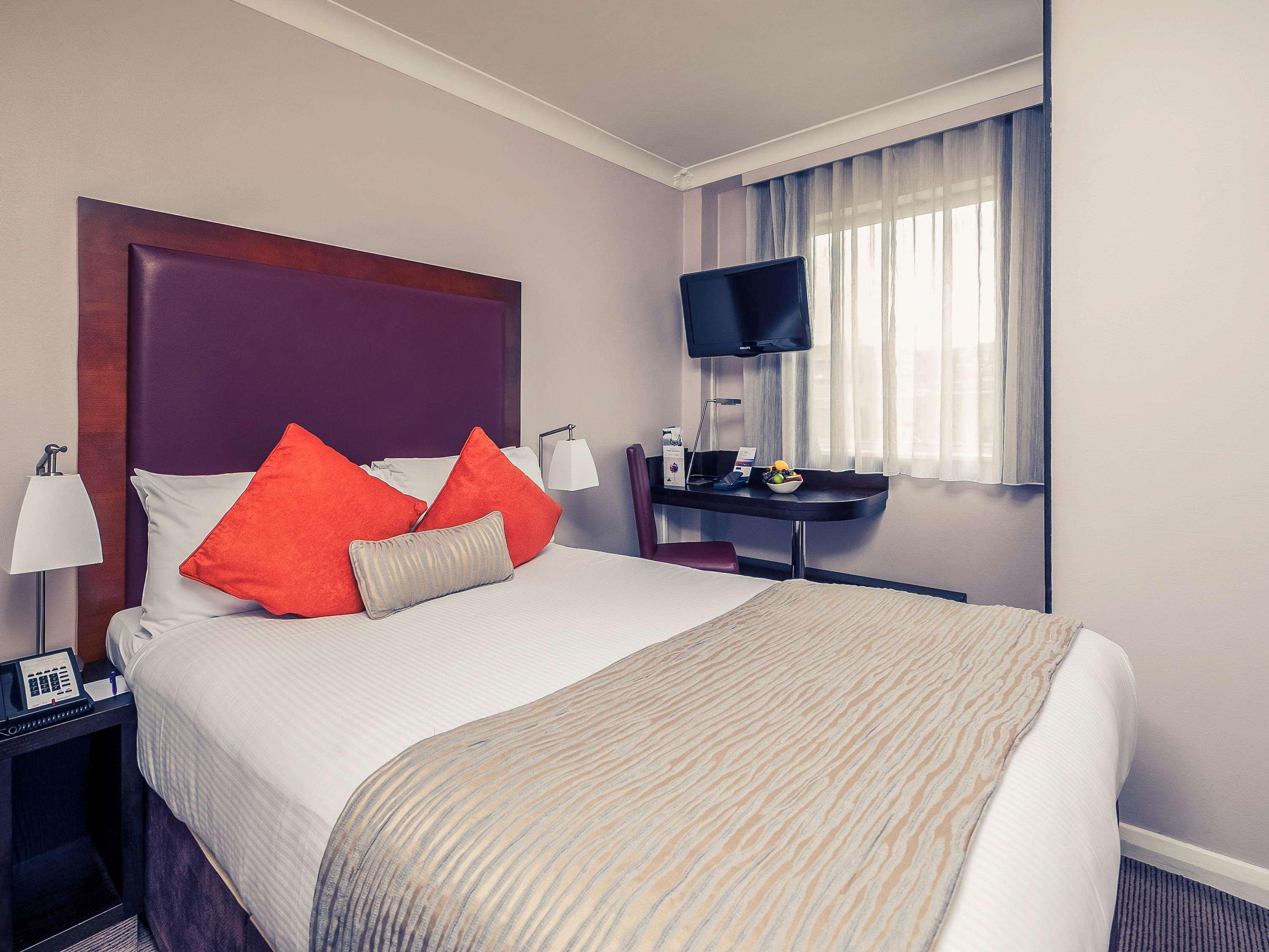 Mercure London Kensington Hotel Exterior photo