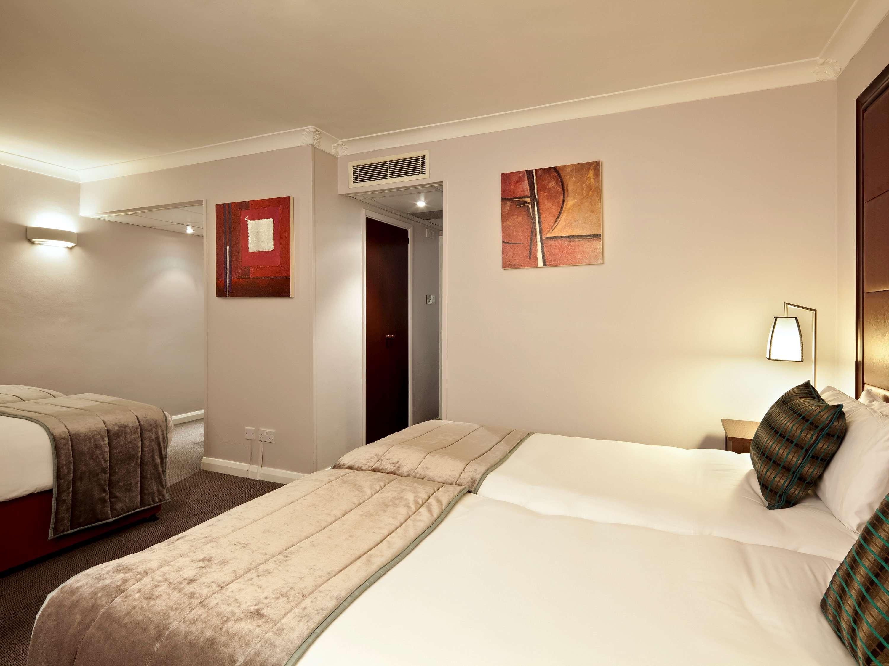 Mercure London Kensington Hotel Exterior photo