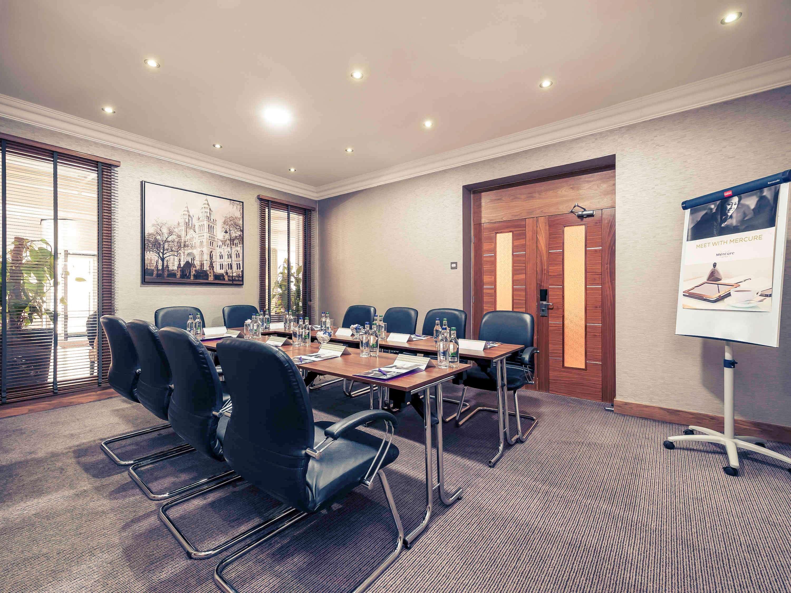 Mercure London Kensington Hotel Exterior photo