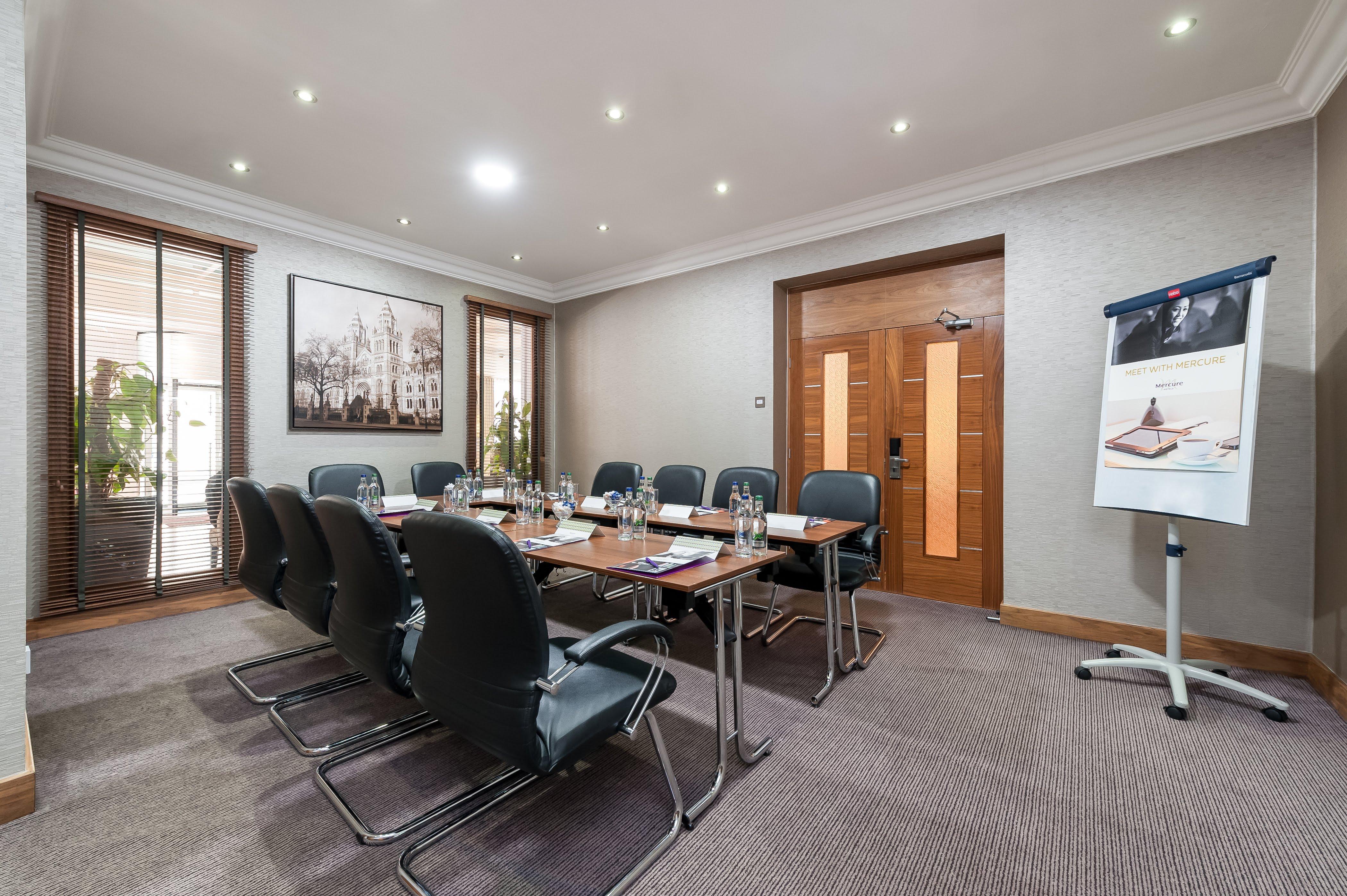 Mercure London Kensington Hotel Exterior photo